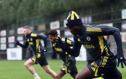 "Fenerbahçe, Trabzonspor'a Karşı Trendyol Süper Lig Maçı için Sahaya İniyor!"